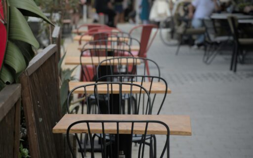 Marbella agiliza la apertura de negocios: la declaración responsable ya sirve para casi todas las licencias de actividad